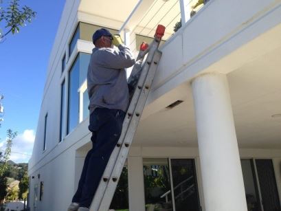 DeckTech expert repairing roof deck
